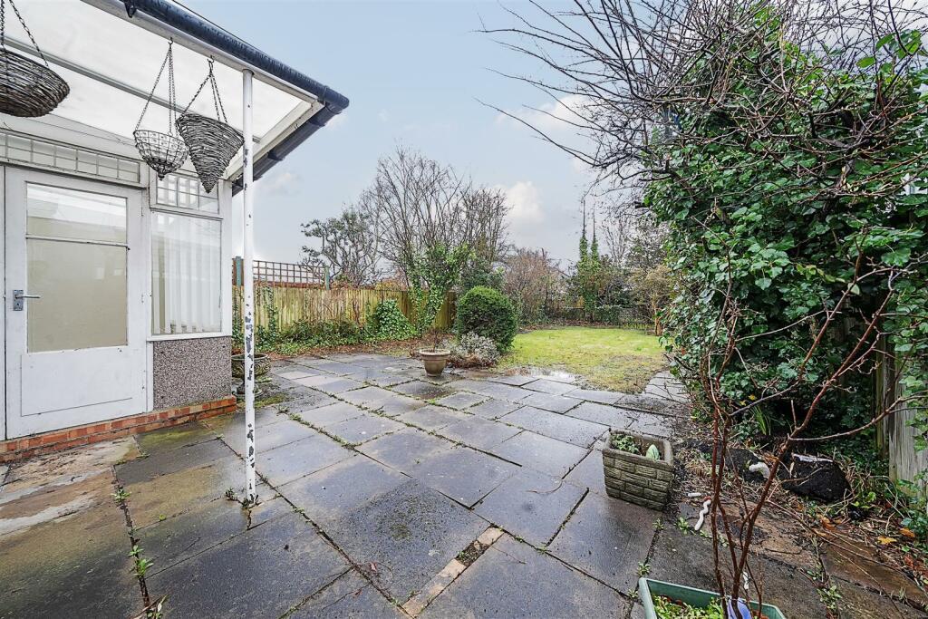 Patio to Garden.jpg