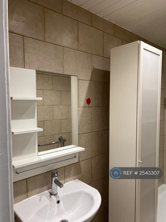 Main Bathroom