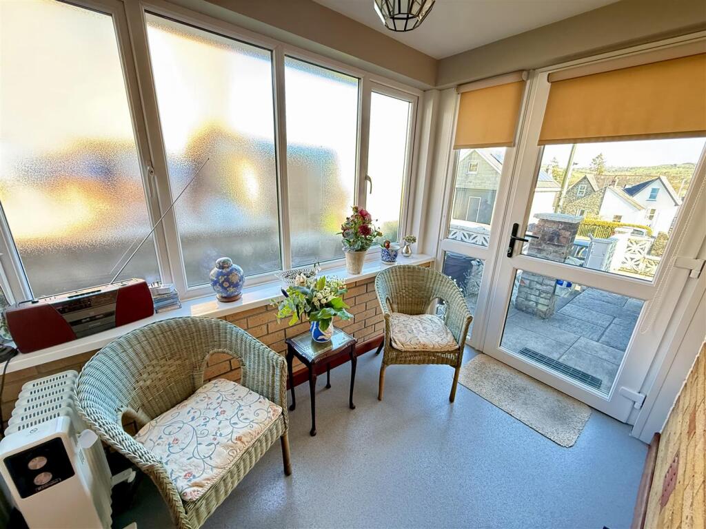 SIDE PORCH