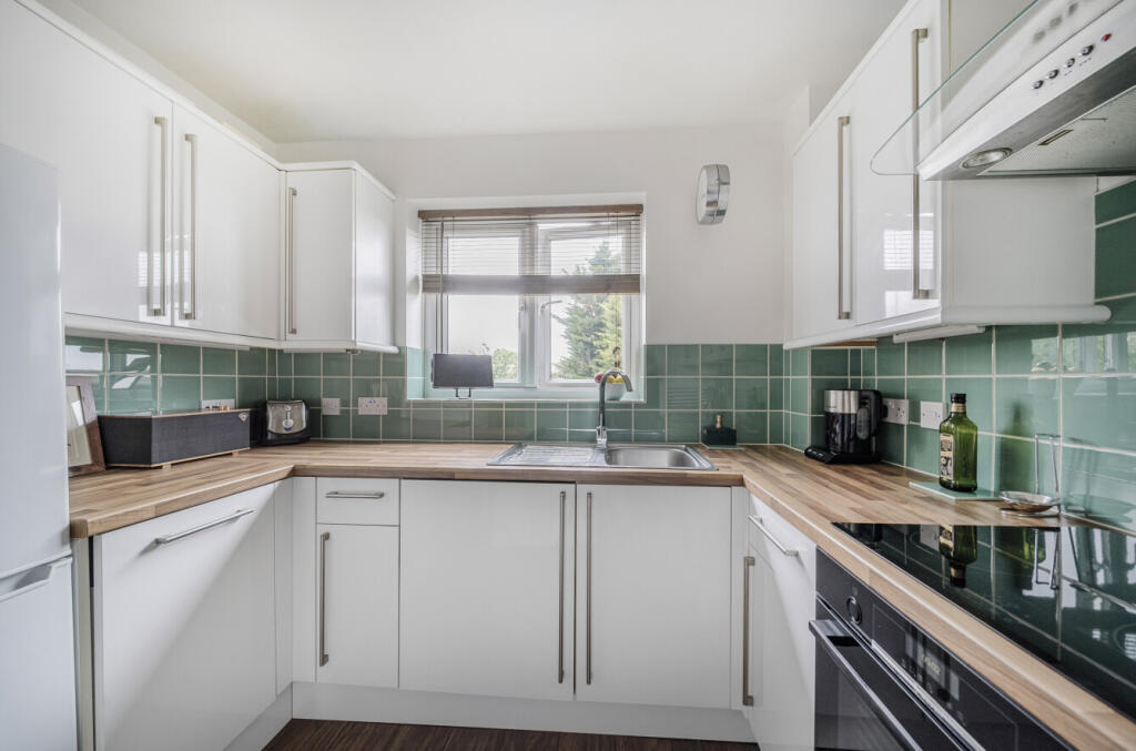 1293699-12-682af0...