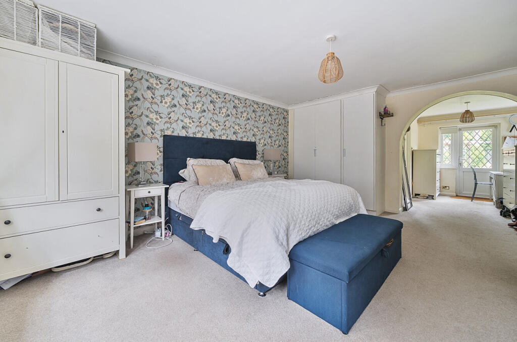 1327197-4-68810da...