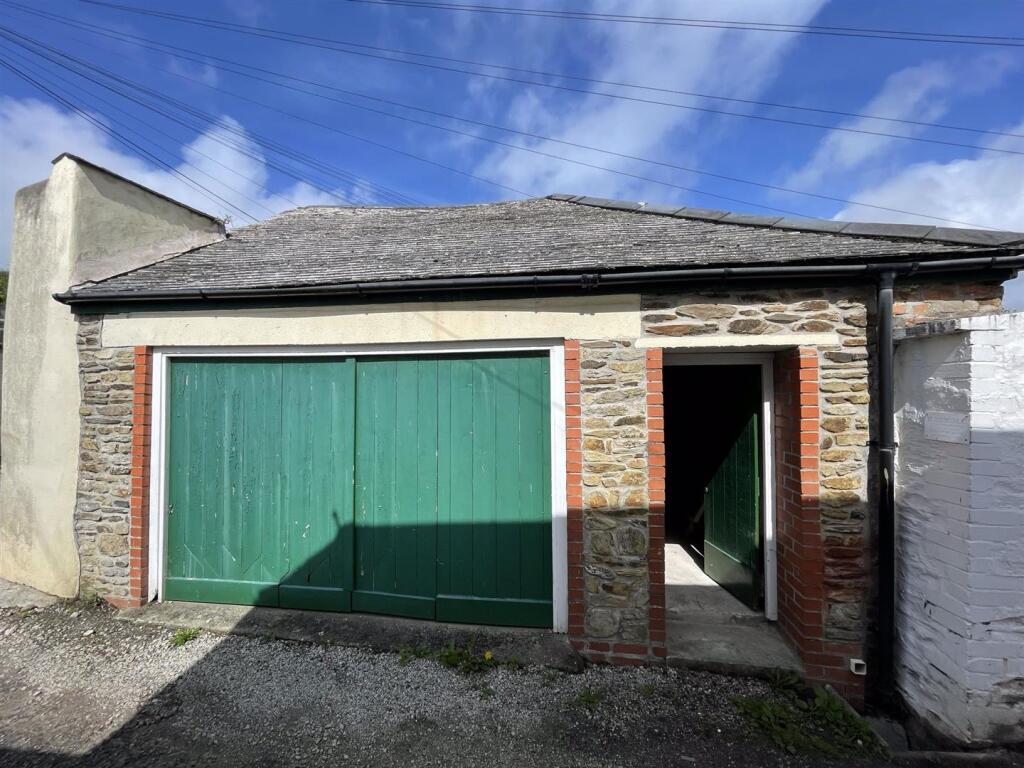 Garage T202510011633.jpeg