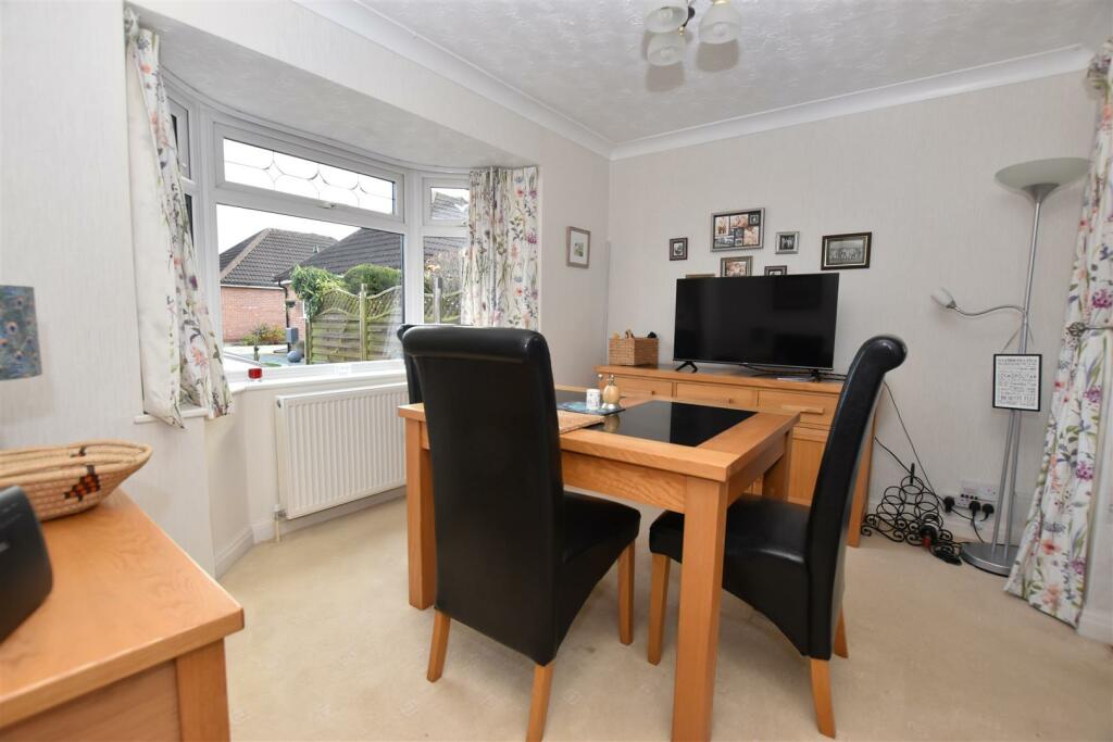 Dining Area.JPG