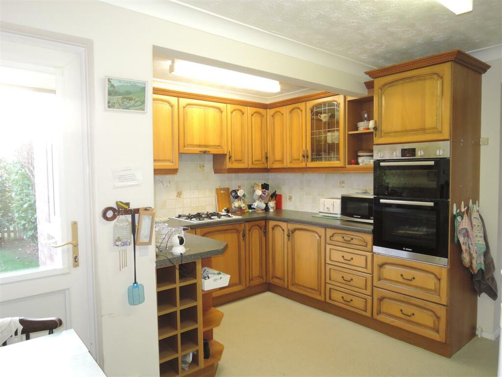 Kitchen / Breakfast Room