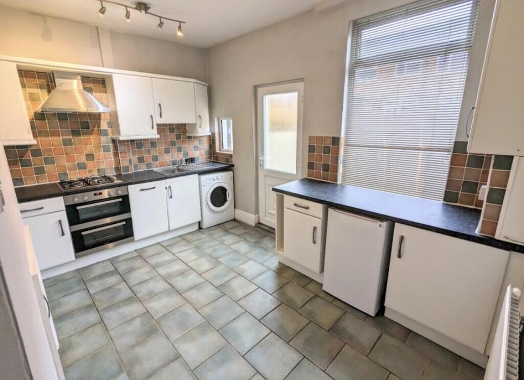Kitchen / Dining Roo