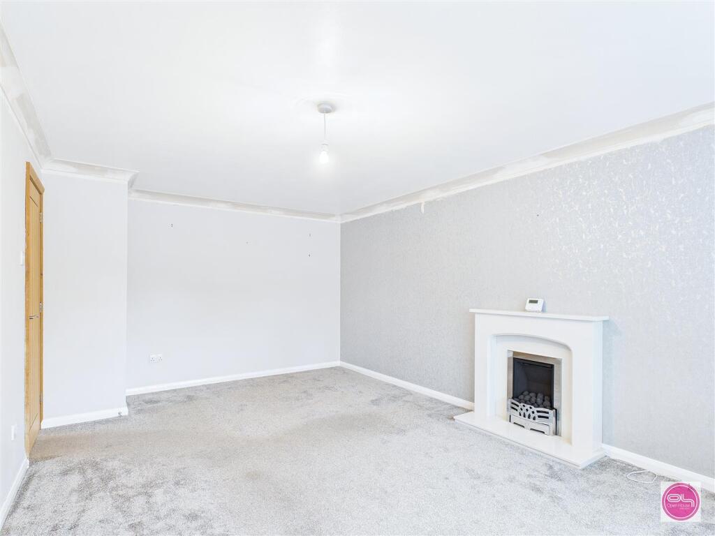 Albert Road, Church Gresley (8).jpg