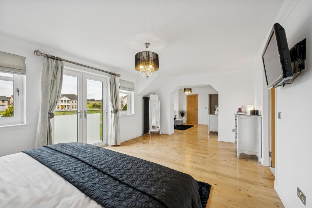 Principal Bedroom Suite