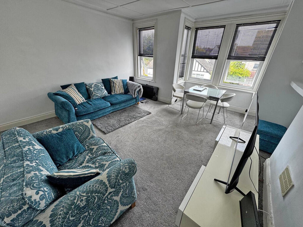 Living room (2)