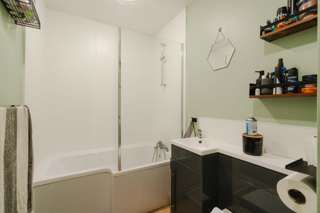 Garden Flat - Bathroom