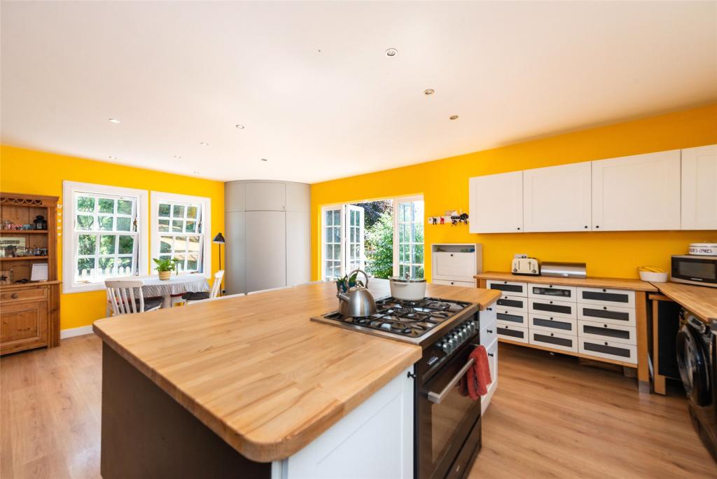 Living /Kitchen