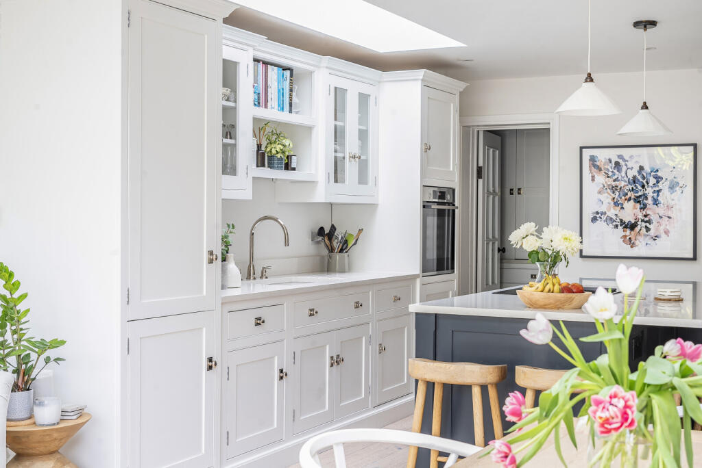 1290351-8-682cc5d...