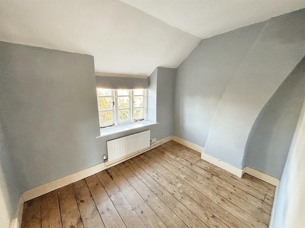 Bedroom 4.jpg