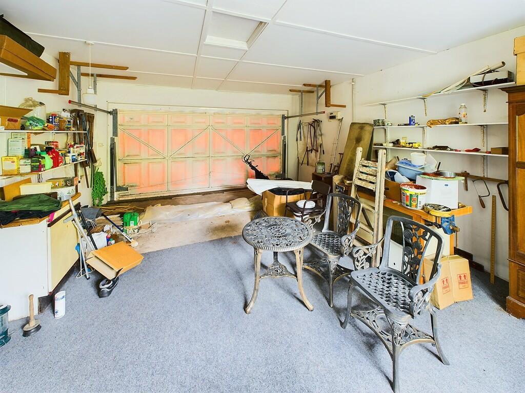 Garage b