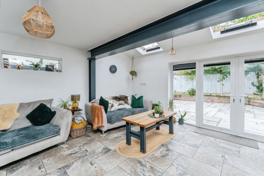 Kitchen/ Family Room