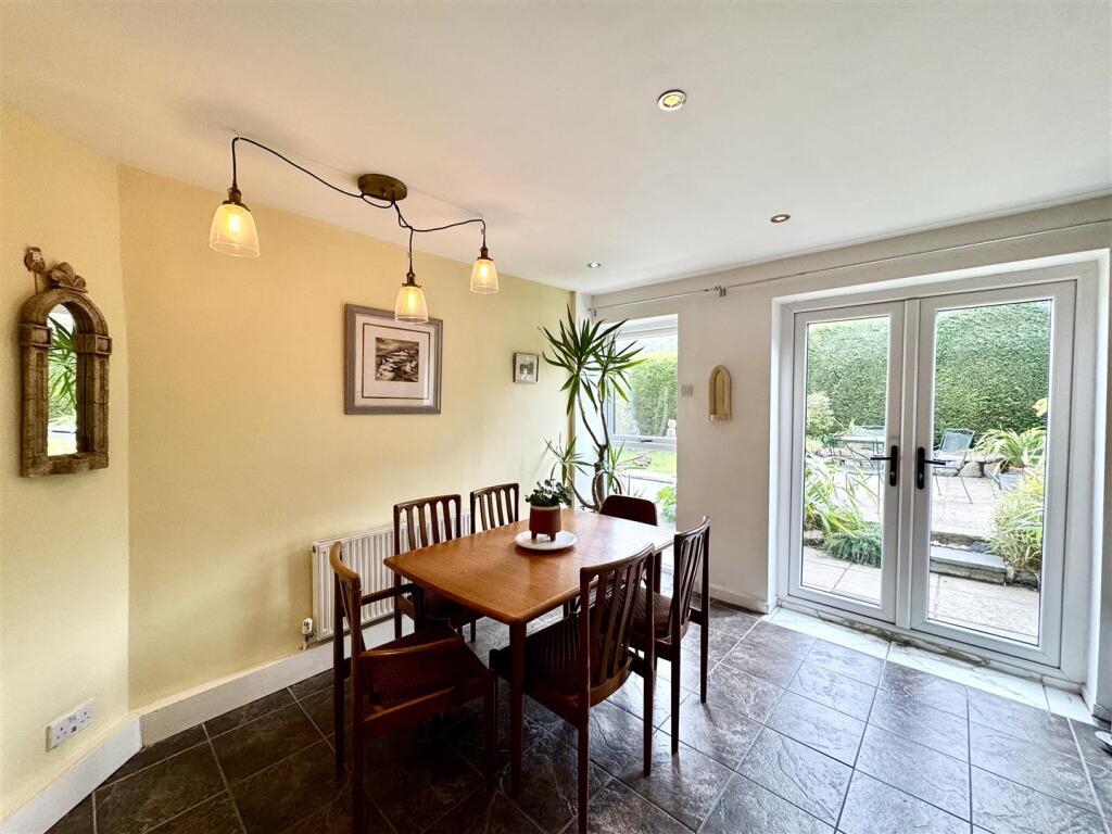 Dining area.jpeg