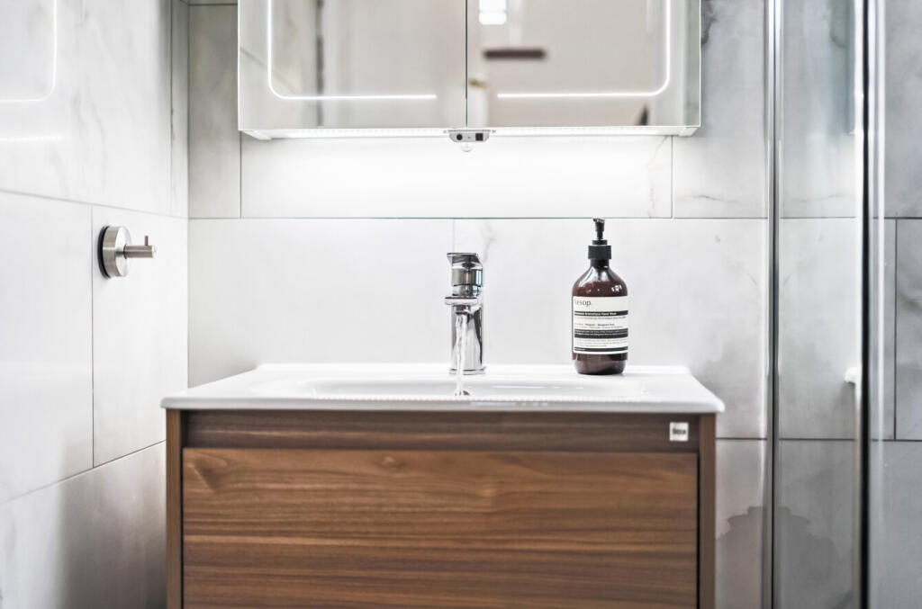 1341948-16-68a835...