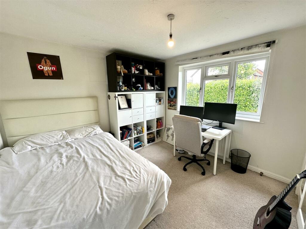 BEDROOM 2