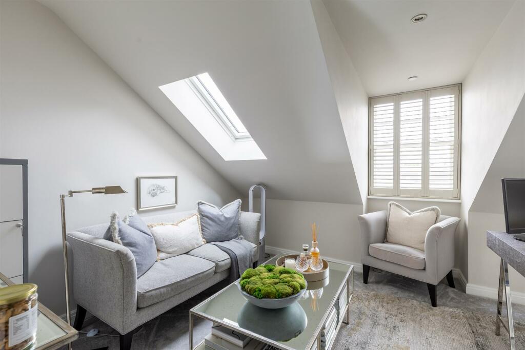 3CrownGreenCourt-21.jpg