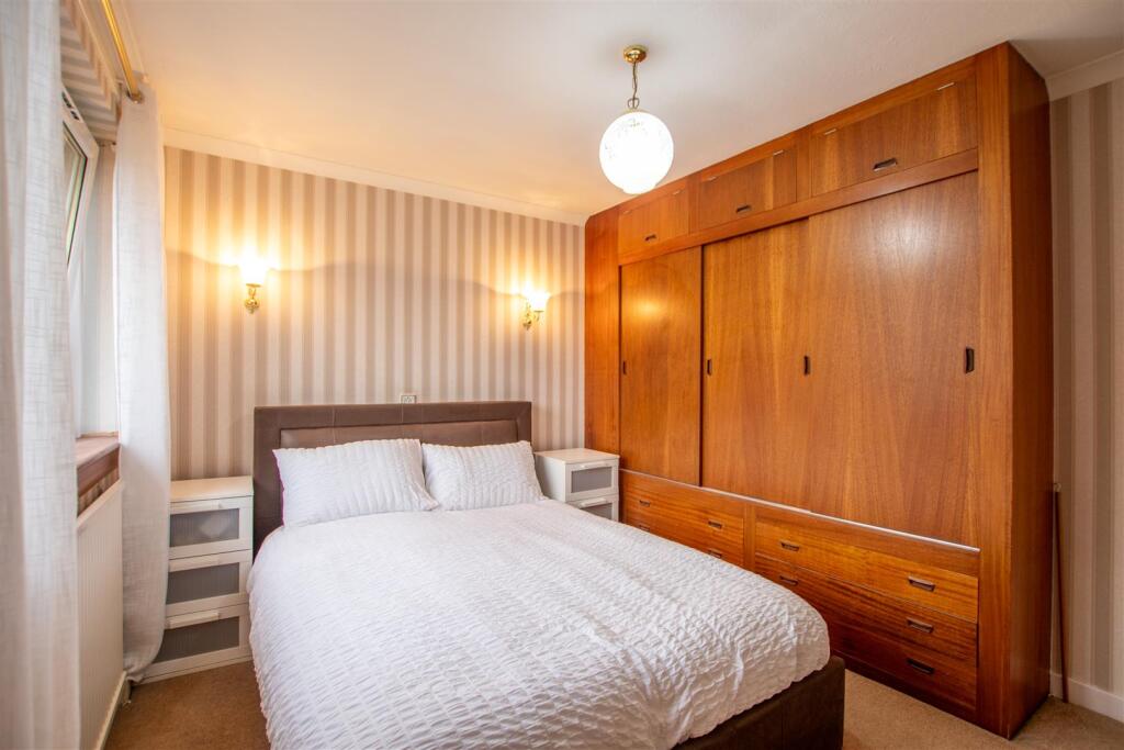bedroom.one-1.jpg