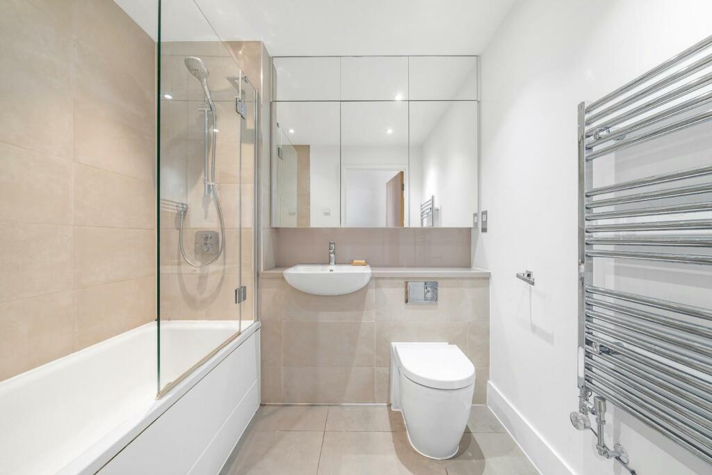 Bathroom.JPG