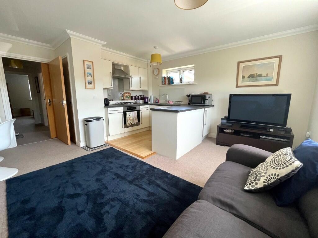Lounge &amp; kitchen