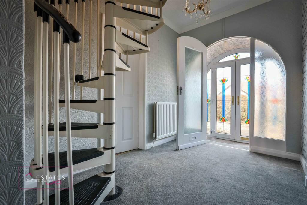 Hall.jpg