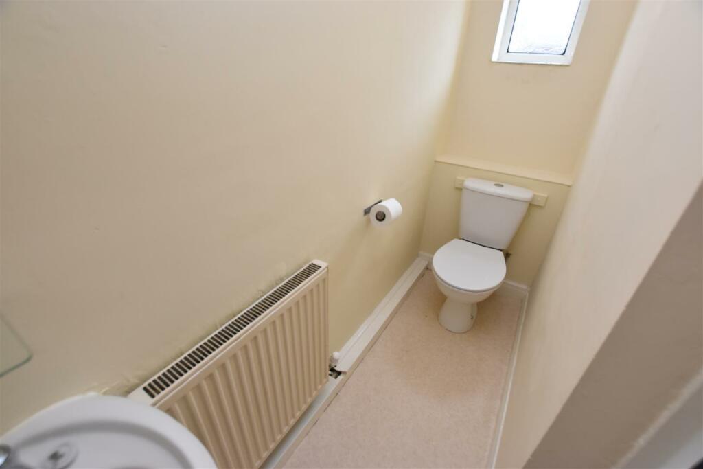 Bathroom WC.JPG