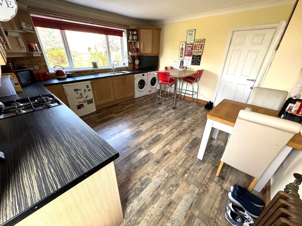 FITTED KITCHEN/DINER