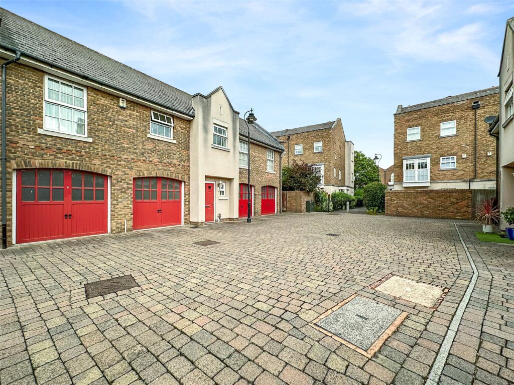 Garage &amp; Parking