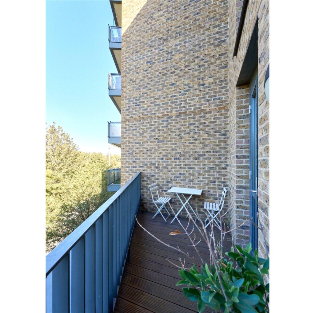 Braid Court, E3