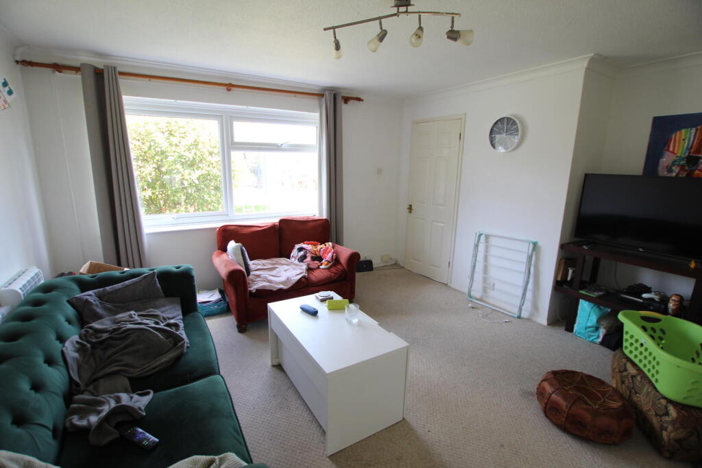 Living Room alt.JPG