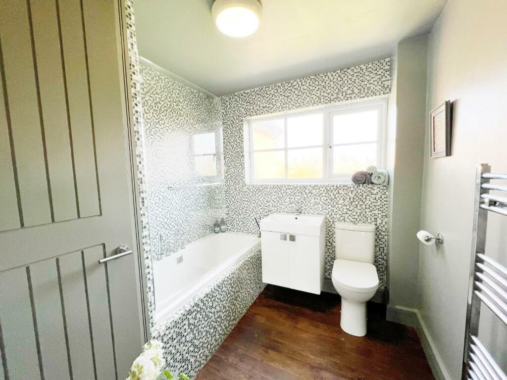 Family Bathroom.jpg