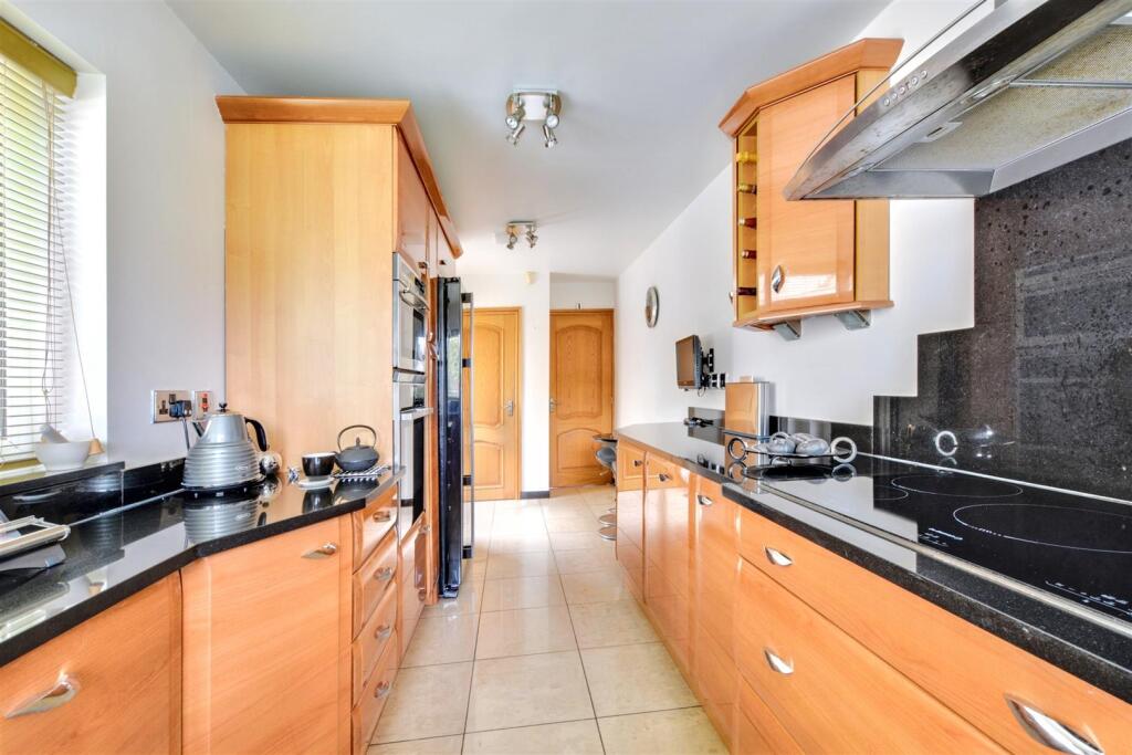 Kitchen_3.jpeg