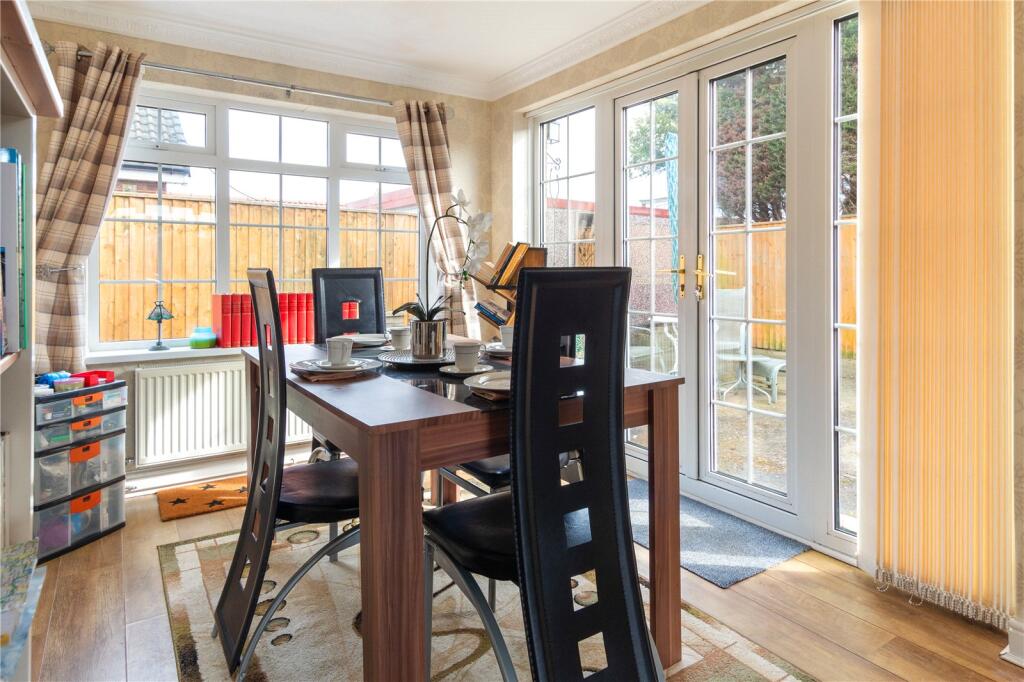 Sitting/Dining Room