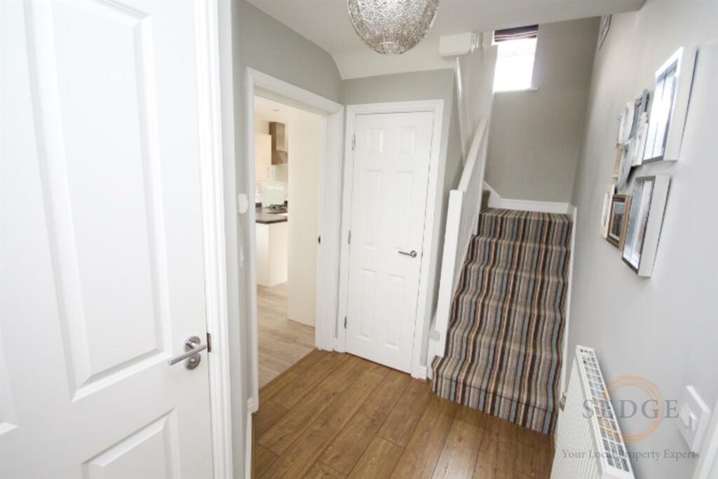 18 derwent way -20.jpg