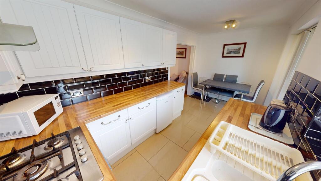 Grantham Crescent Kitchen