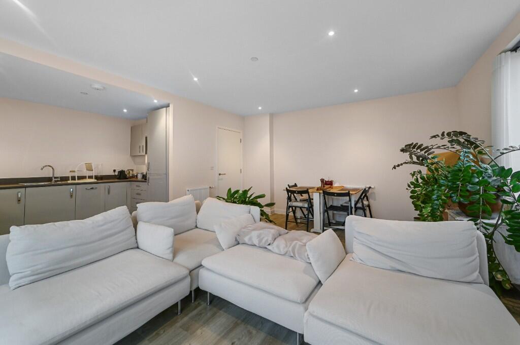 Open Plan Living/Kit