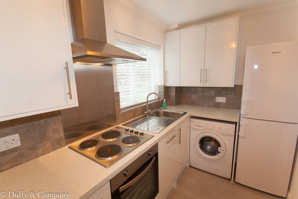 7 Gleneagles Ct (4 of 6).jpg