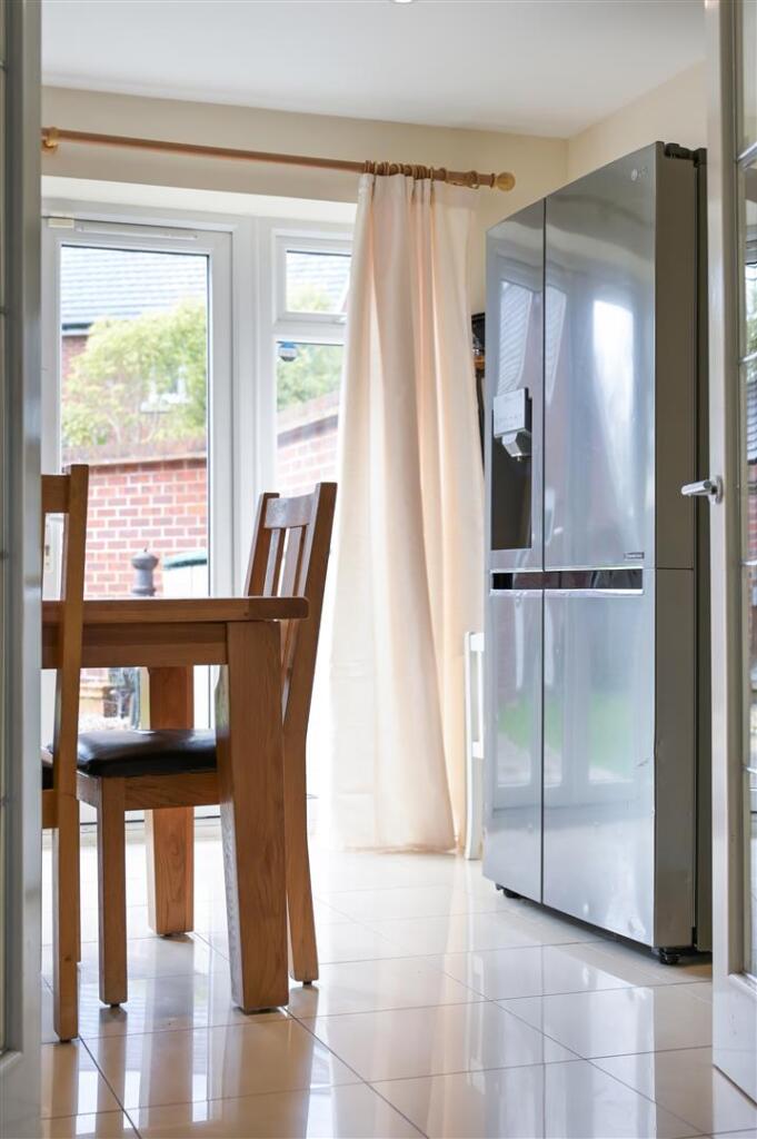 RONA MACLEAN CLOSE, (7).jpg