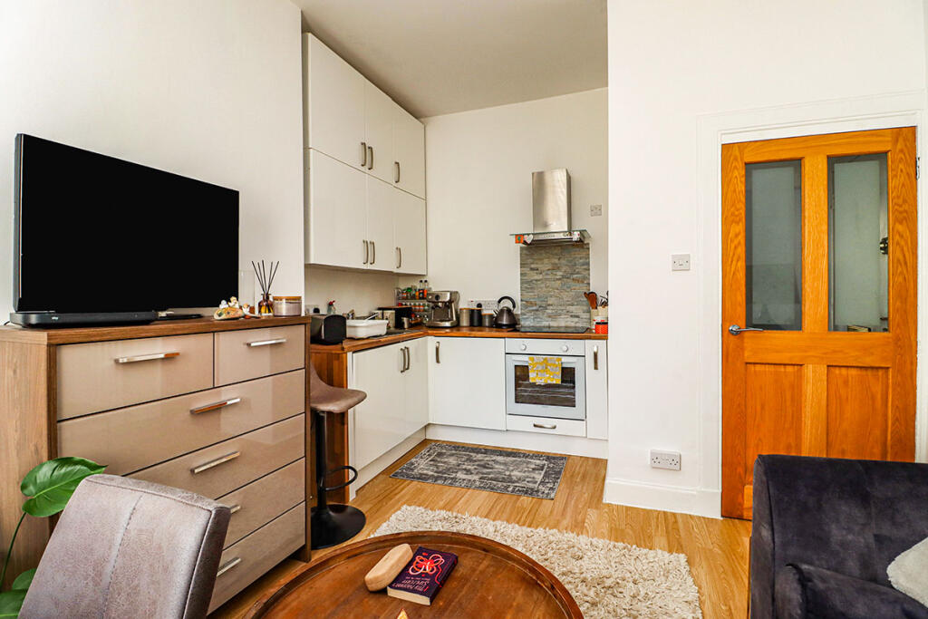 Lounge/Kitchen