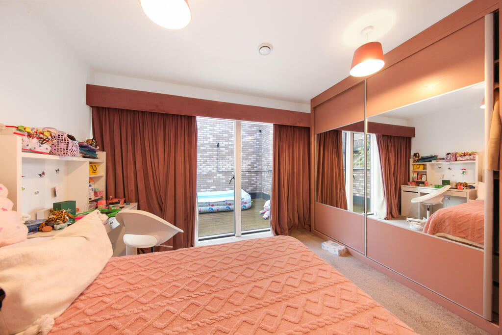 17!Oriental Squar...