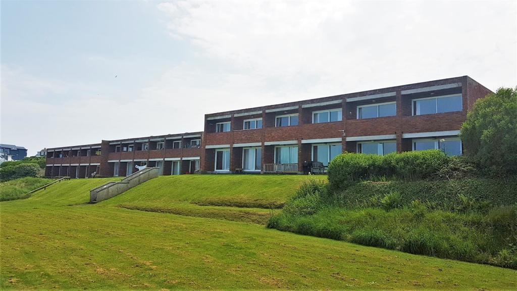 A10 Bay Apartments