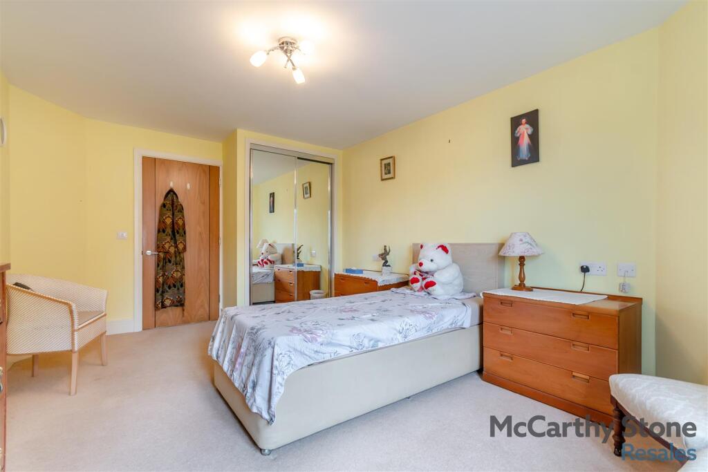 8666627-interior06.jpg
