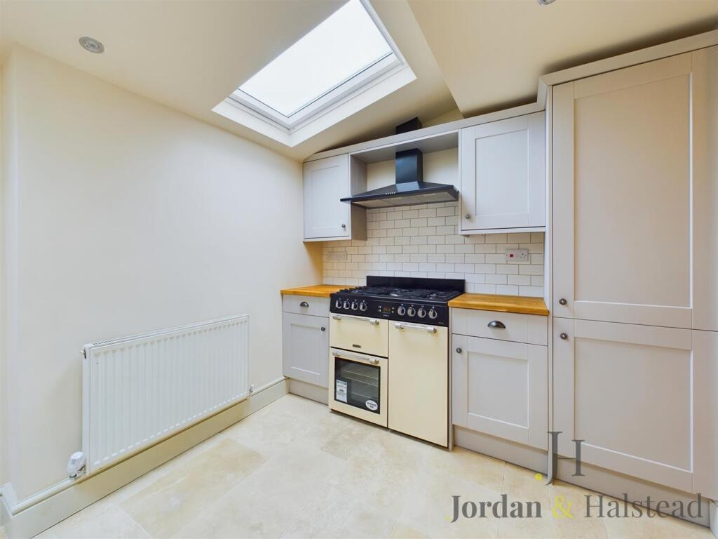 CAM01389G0-PR0097-ST