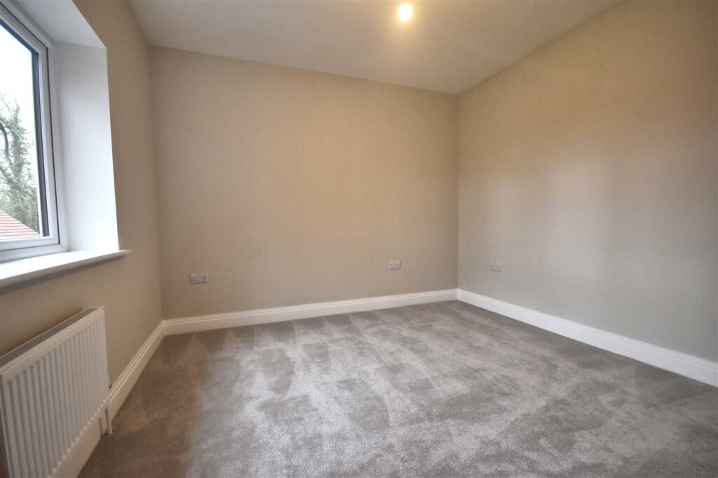 Bedroom 4.jpg