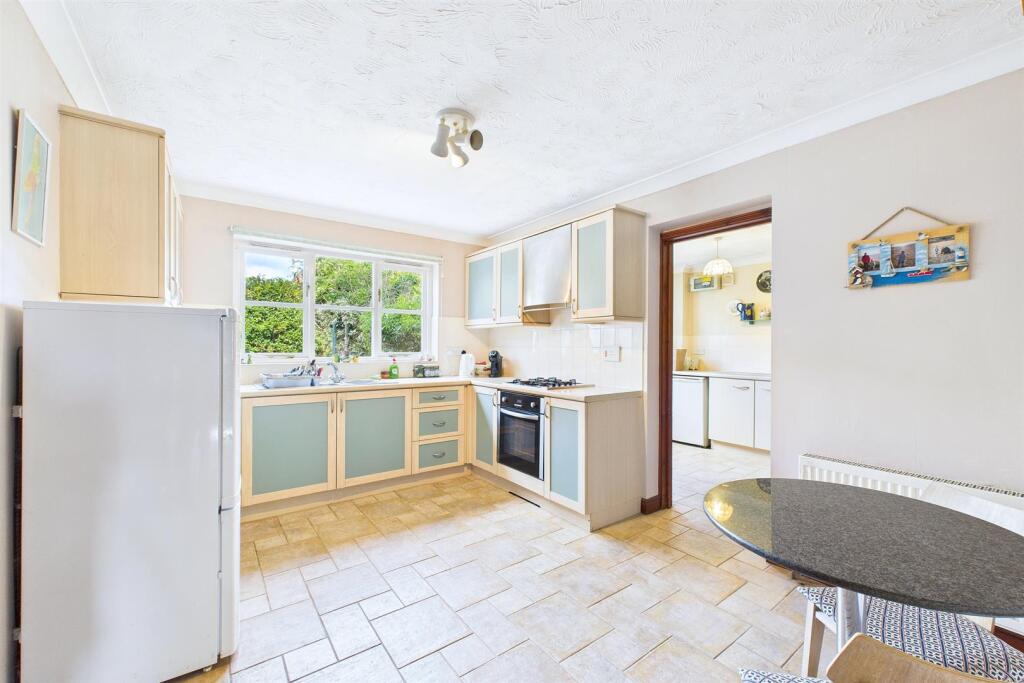 Kitchen.jpg