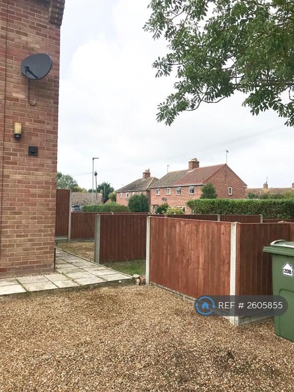 Bin Store, Off Road Parking