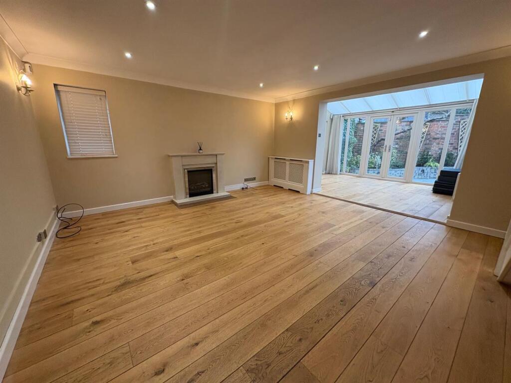 WhatsApp Image 2025-02-11 at 14.59.34_6df79f7b.jpg