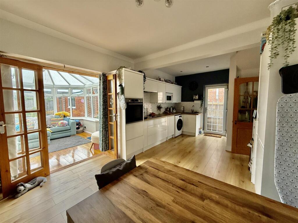 KITCHEN &amp; DINING ROOM