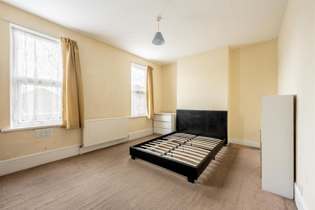Green Street E7